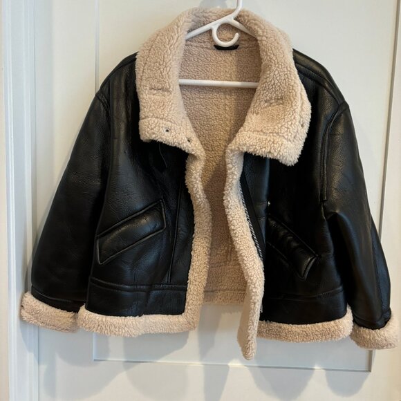 COMMENSE Women's Faux Leather Shearling Bomber Jacket - Size M - Picture 4 of 5